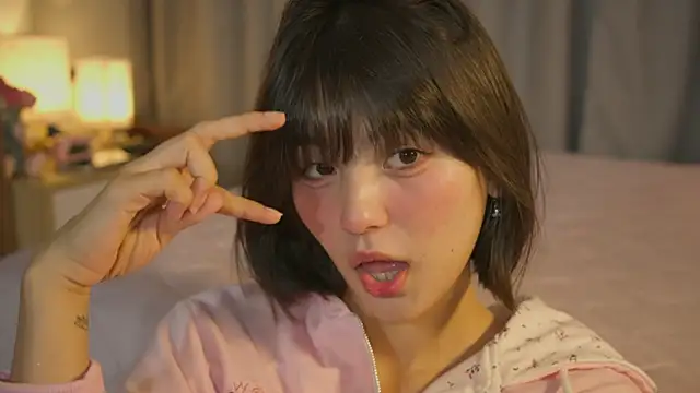 AitanaJhons  online show from 18, 4, 2026