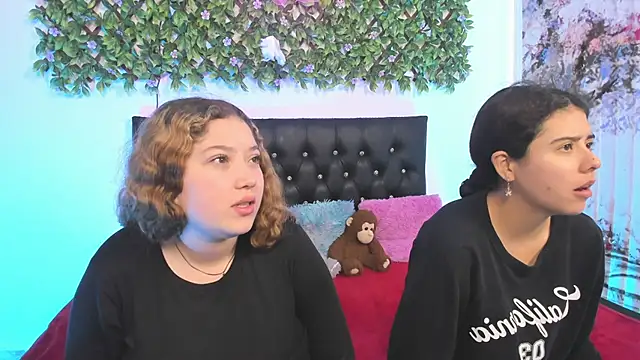 valeria and zoe online show from 28, 4, 2026