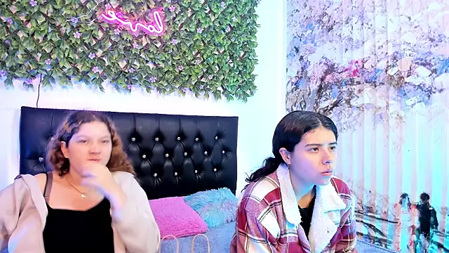 valeria and zoe online show from 12, 5, 2026