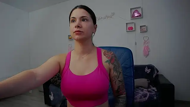 LauraLora3 online show from 30, 6, 2026