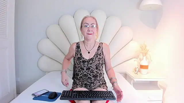 Victoria Firee online show from 31, 5, 2026
