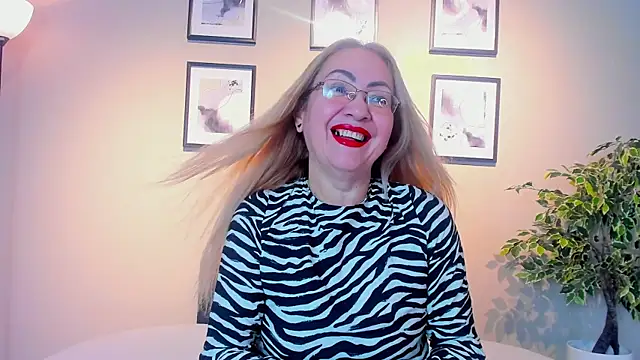 Victoria Firee online show from 16, 5, 2026