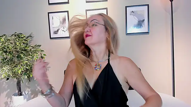 Snapshot of Victoria_Firee chatting on 27, 2, 2026 Victoria Firee online show from 27, 2, 2026