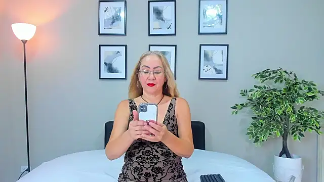 Victoria Firee online show from 23, 5, 2026