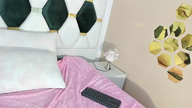 Angela Garciaa online show from 16, 5, 2026