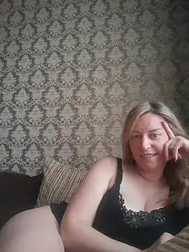 Snapshot of ChristinaYork chatting on 8, 5, 2026 ChristinaYork online show from 8, 5, 2026