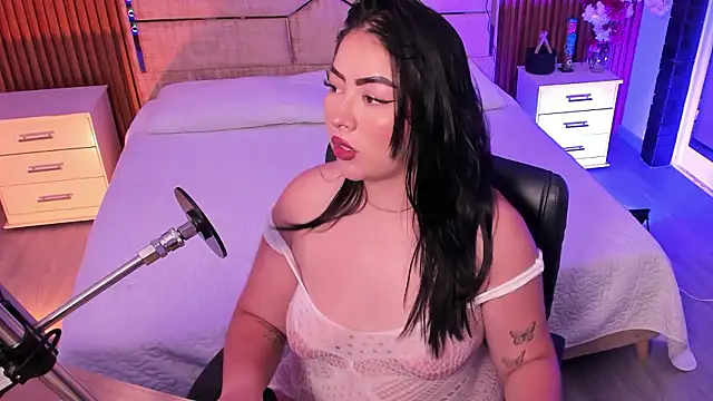 Emberrvelvet online show from 15, 3, 2026