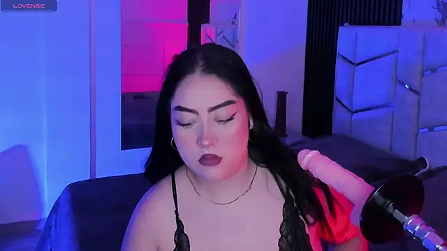 Emberrvelvet online show from 10, 3, 2026