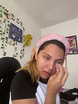 aurora bela online show from 14, 4, 2026