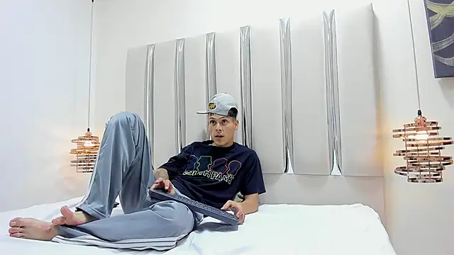 Ethan Wolfe online show from 28, 2, 2026