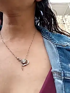 celeste kiss  online show from 4, 4, 2026