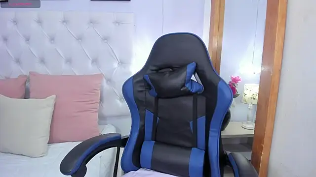 violetaluxx online show from 10, 4, 2026