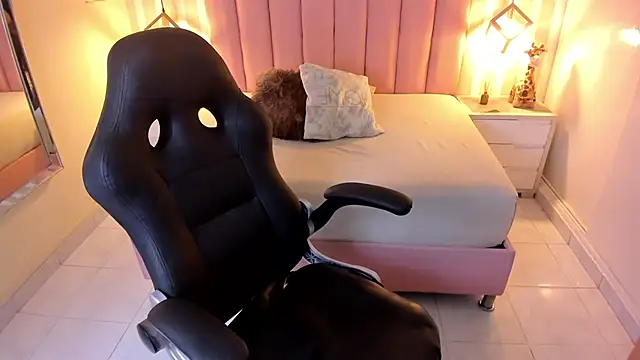 carmilla13 online show from 24, 3, 2026