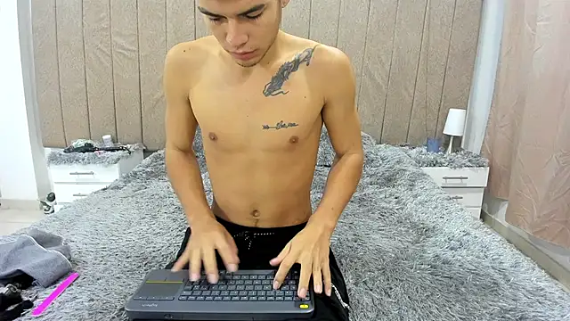 pipe hot04 online show from 11, 4, 2026