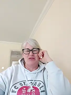 FlirtyFleur-x online show from 31, 3, 2026