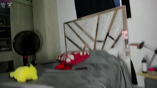 yerliss petitee online show from 15, 4, 2026