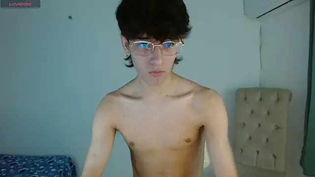Snapshot of noah_millerx chatting on 6, 5, 2026 noah millerx online show from 6, 5, 2026
