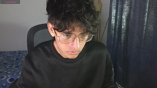 Snapshot of noah_millerx chatting on 21, 5, 2026 noah millerx online show from 21, 5, 2026