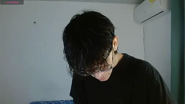 Snapshot of noah_millerx chatting on 4, 5, 2026 noah millerx online show from 4, 5, 2026
