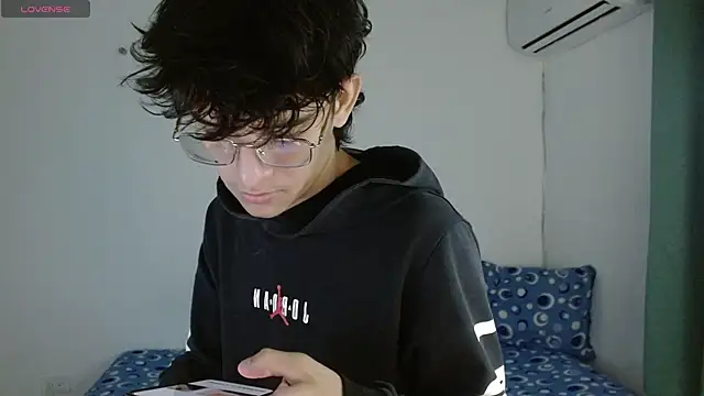 Snapshot of noah_millerx chatting on 5, 5, 2026 noah millerx online show from 5, 5, 2026