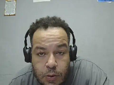 UrsoBissexualPauGrosso online show from 4, 4, 2026