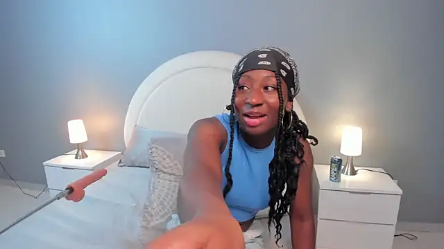 zoepinkett online show from 4, 4, 2026