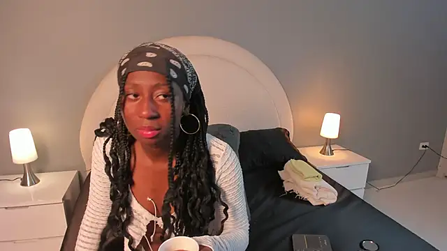 zoepinkett online show from 23, 3, 2026