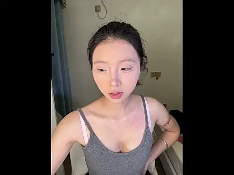 Y--F--LOVE online show from 8, 4, 2026