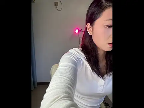 Y--F--LOVE online show from 8, 3, 2026