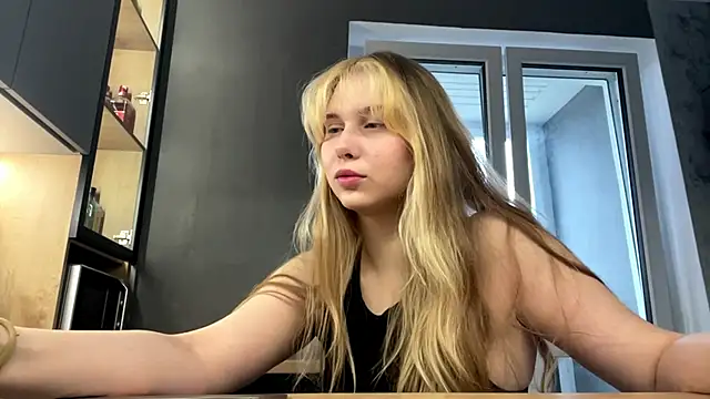 ShariLappas online show from 18, 3, 2026