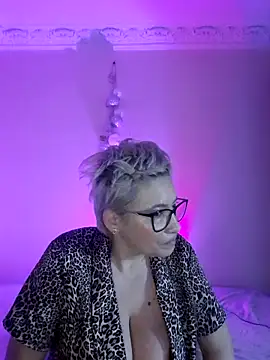 LunaBlaise online show from 27, 3, 2026