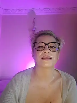 LunaBlaise online show from 2, 4, 2026