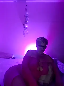LunaBlaise online show from 21, 6, 2026