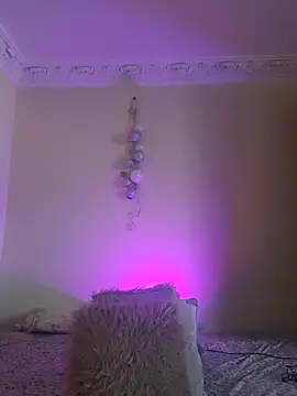 LunaBlaise online show from 5, 5, 2026