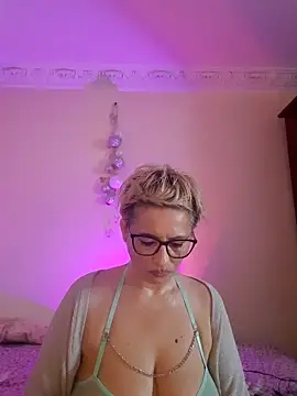 LunaBlaise online show from 25, 4, 2026