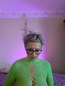 LunaBlaise online show from 6, 5, 2026
