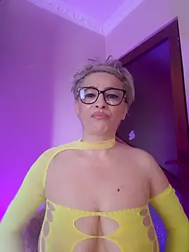 LunaBlaise online show from 17, 5, 2026
