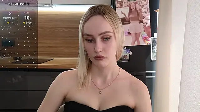 Snapshot of Bella_Villen chatting on 10, 7, 2026 Bella Villen online show from 10, 7, 2026