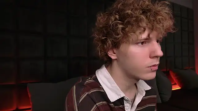 Snapshot of Mickey_Hawk chatting on 2, 3, 2026 Mickey Hawk online show from 2, 3, 2026