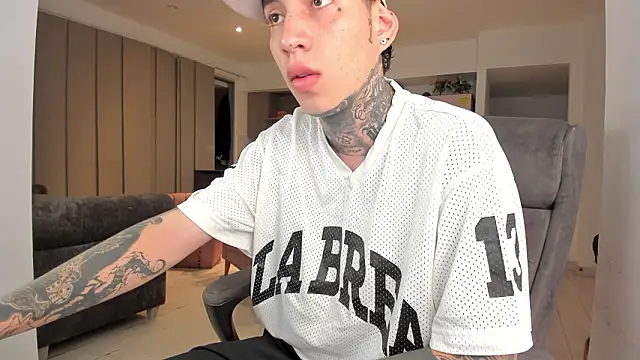 Snapshot of im_dantee chatting on 2, 3, 2026 im dantee online show from 2, 3, 2026