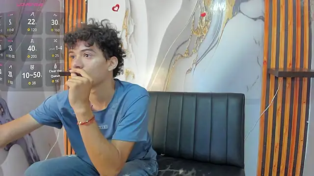 Snapshot of MiaBella_and_Max chatting on 3, 3, 2026 MiaBella and Max online show from 3, 3, 2026