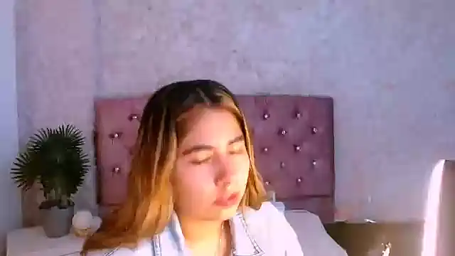 Sofiazaf  online show from 16, 4, 2026