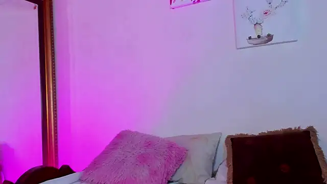 Arianna Moore online show from 7, 7, 2026