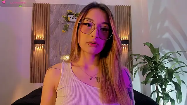 Snapshot of Melodylanee chatting on 9, 4, 2026 Melodylanee online show from 9, 4, 2026