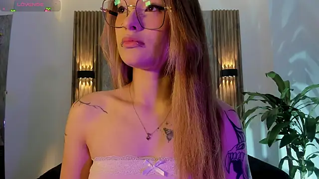 Snapshot of Melodylanee chatting on 31, 3, 2026 Melodylanee online show from 31, 3, 2026