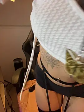 evabellee  online show from 17, 3, 2026