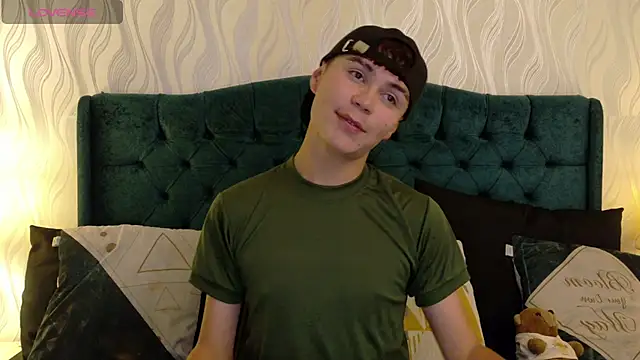 Crush Nier online show from 4, 3, 2026