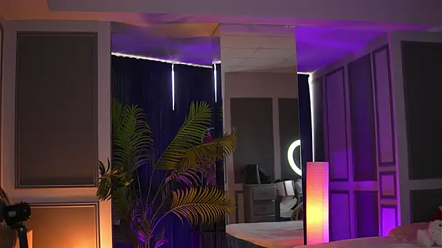 MissMeganMoon online show from 24, 4, 2026