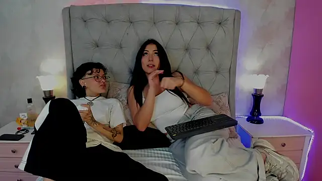 CaliferAndAurora online show from 13, 4, 2026