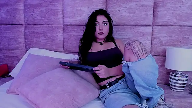 CaliferAndAurora online show from 13, 4, 2026